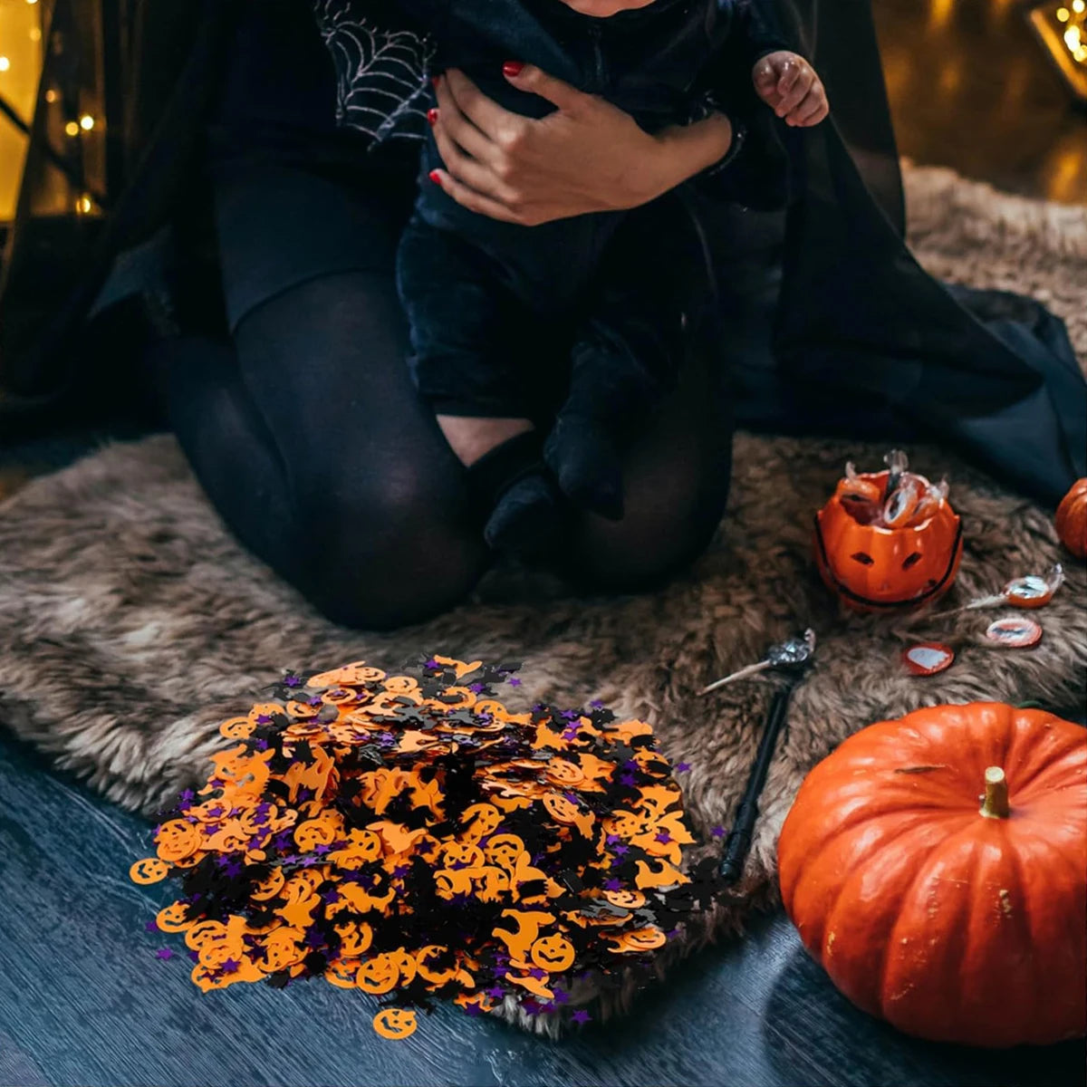 Decorazioni per il giorno di Halloween. Decorazioni per la tavola coriandoli di carta .